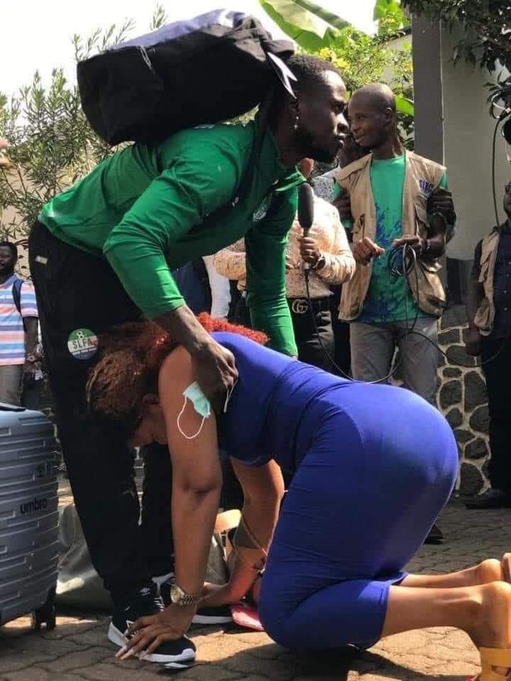 موسي كمارا وزوجته