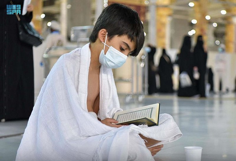 أول صلاة في المسجد الحرام 