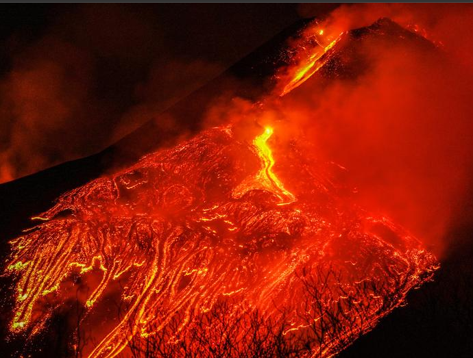 ثوران بركان جزيرة لابالما