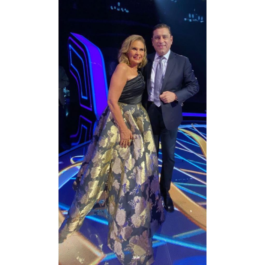 الفنانة يسرا