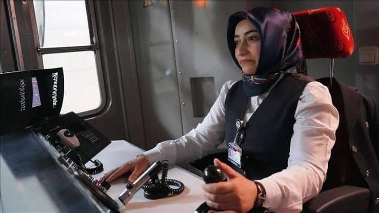 سائقة مترو في تركيا