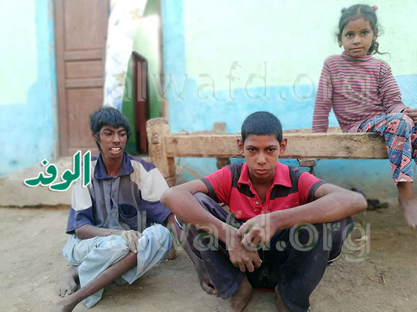 شقيقان يعانيان من مرض الضمور في اسوان