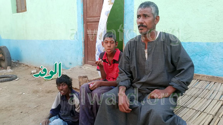 شقيقان يعانيان من مرض الضمور في اسوان