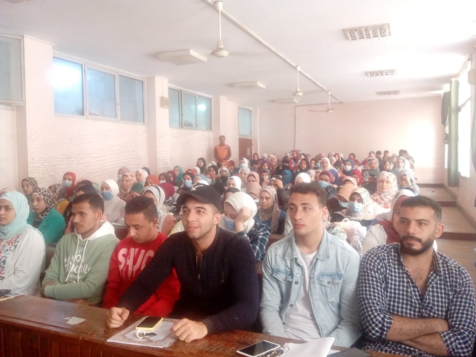 ندوة إعلامية بكلية الآداب