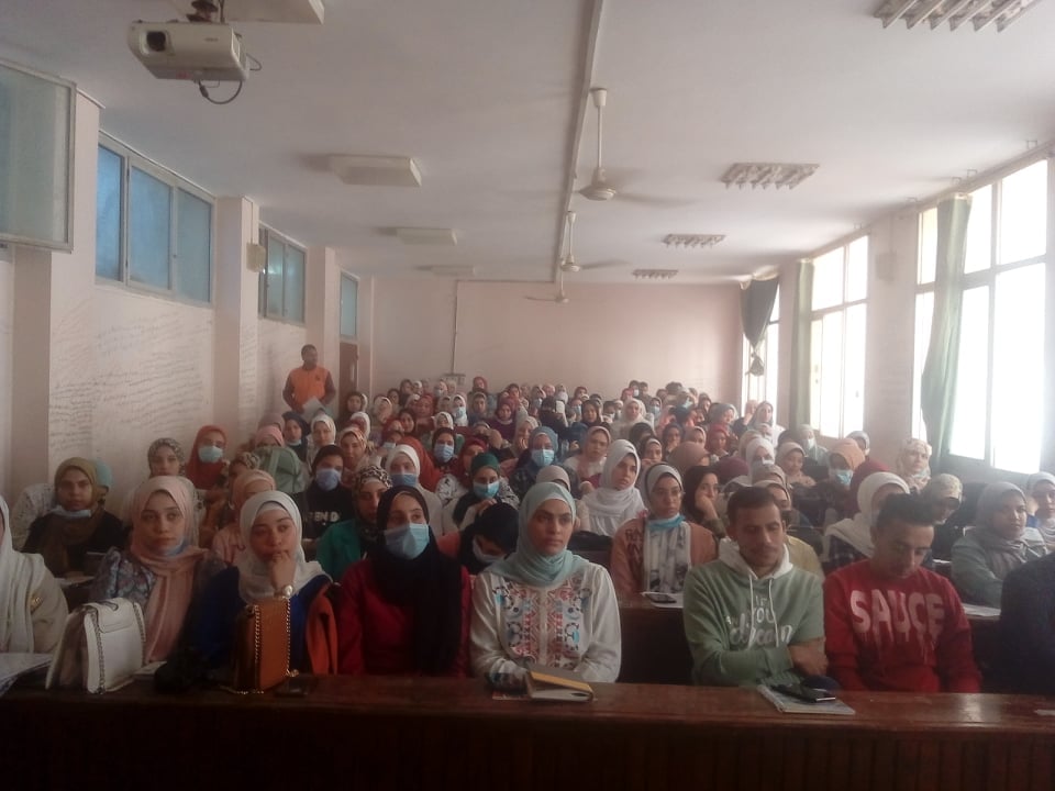 ندوة إعلامية بكلية الآداب