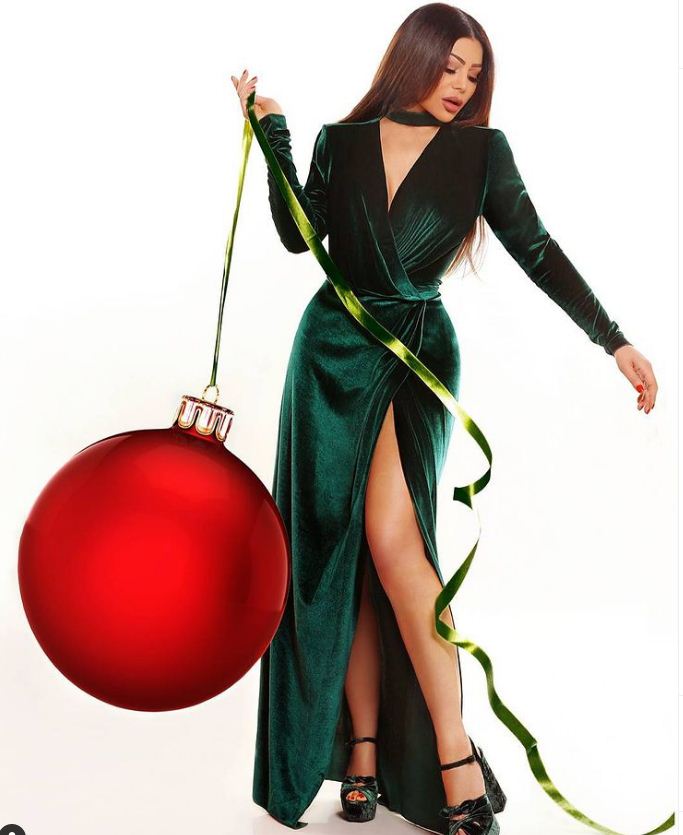 هيفاء وهبي بفستان مثير