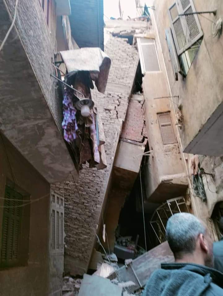 إزالة عقار حدائق القبة المائل