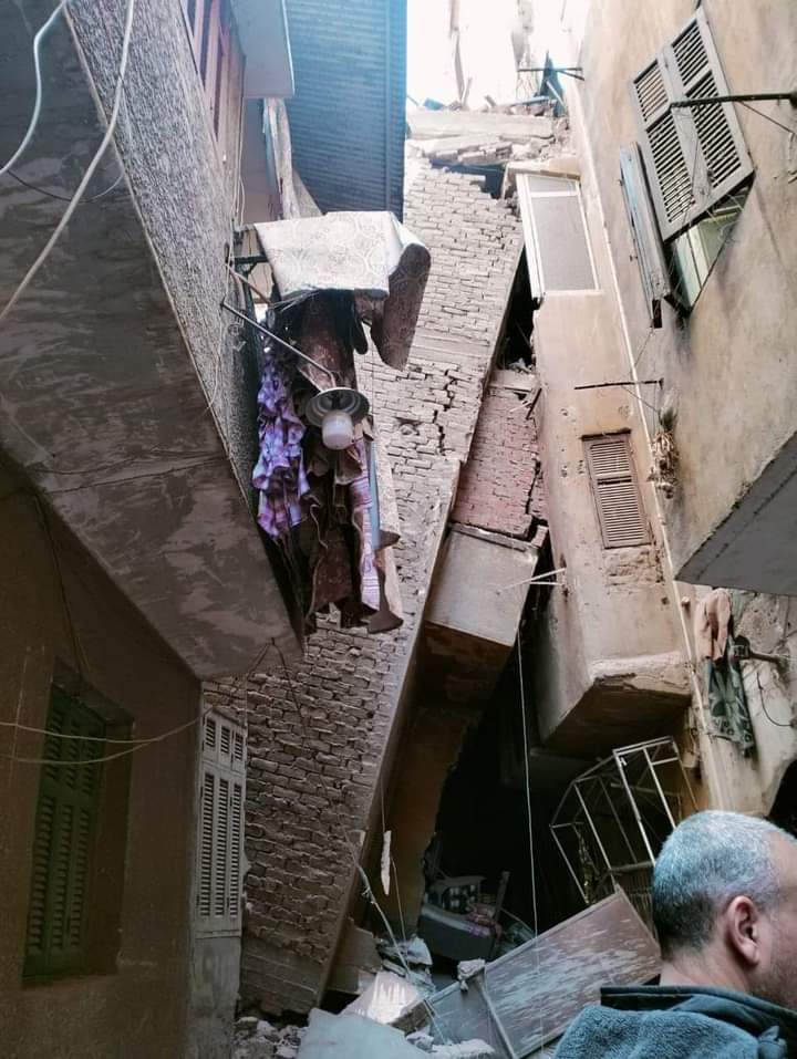 إزالة عقار حدائق القبة المائل