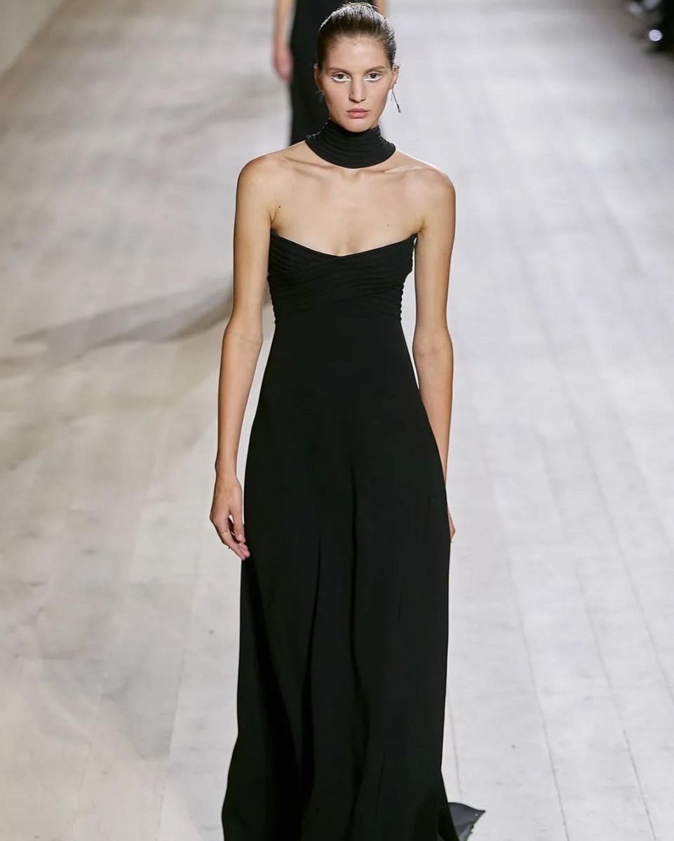 فستان أسود من ديور