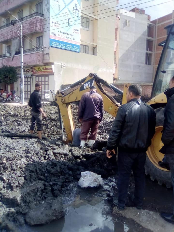 الانتهاء من إصلاح كسر مفاجا بخط مياه شونة فارسكور