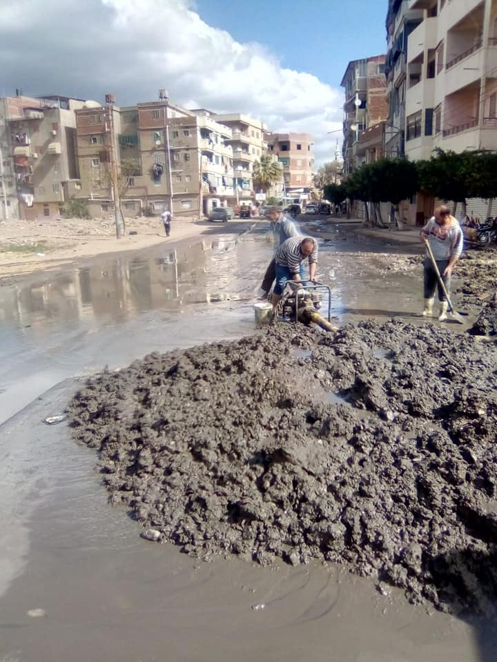 الانتهاء من إصلاح كسر مفاجا بخط مياه شونة فارسكور