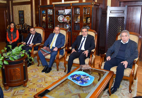وزيرة الهجرة تبحث إقامة معرض في تورنتو للترويج للاستثمار العقاري بمصر
