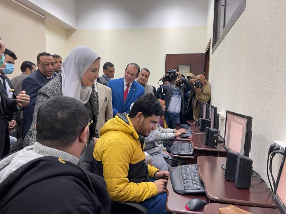 جانب من زيارة نيفين القباج لجامعة طنطا