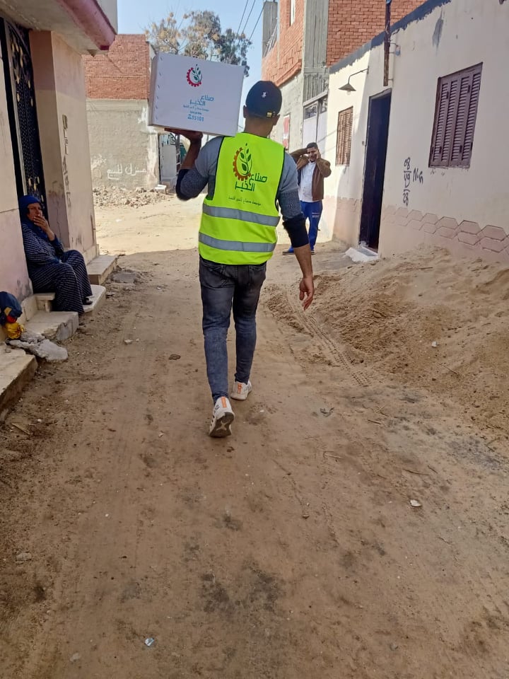 صناع الخير  وبنك القاهرة يوزعان كراتين رمضان علي غير القادرين بالشرقية والمنوفية