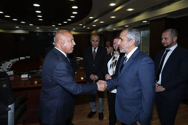 انطلاق بداية التعاون الكبير بين وزارة النقل ومجموعة موانئ أبو ظبي.. صور