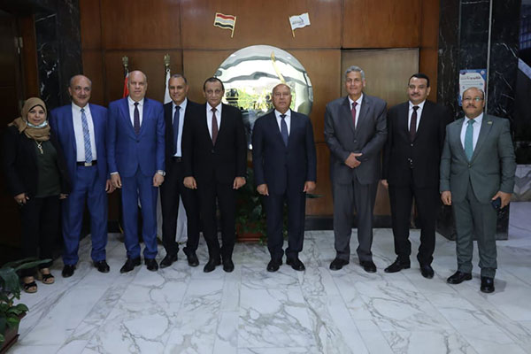 انطلاق بداية التعاون الكبير بين وزارة النقل ومجموعة موانئ أبو ظبي.. صور