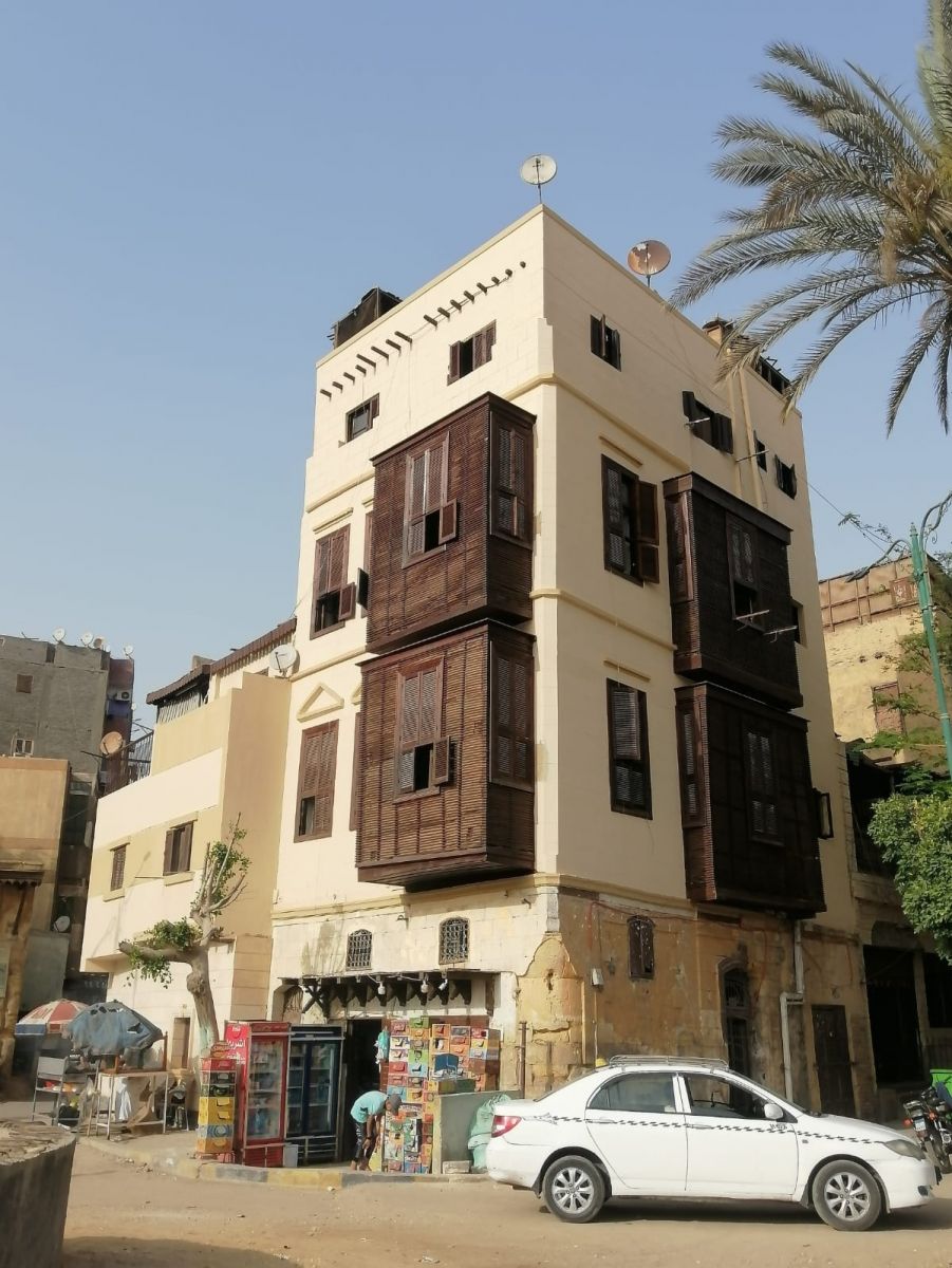 نائب محافظ القاهرة: وضع اللمسات الجمالية لشارع الأشراف ليحاكي منطقة المعز