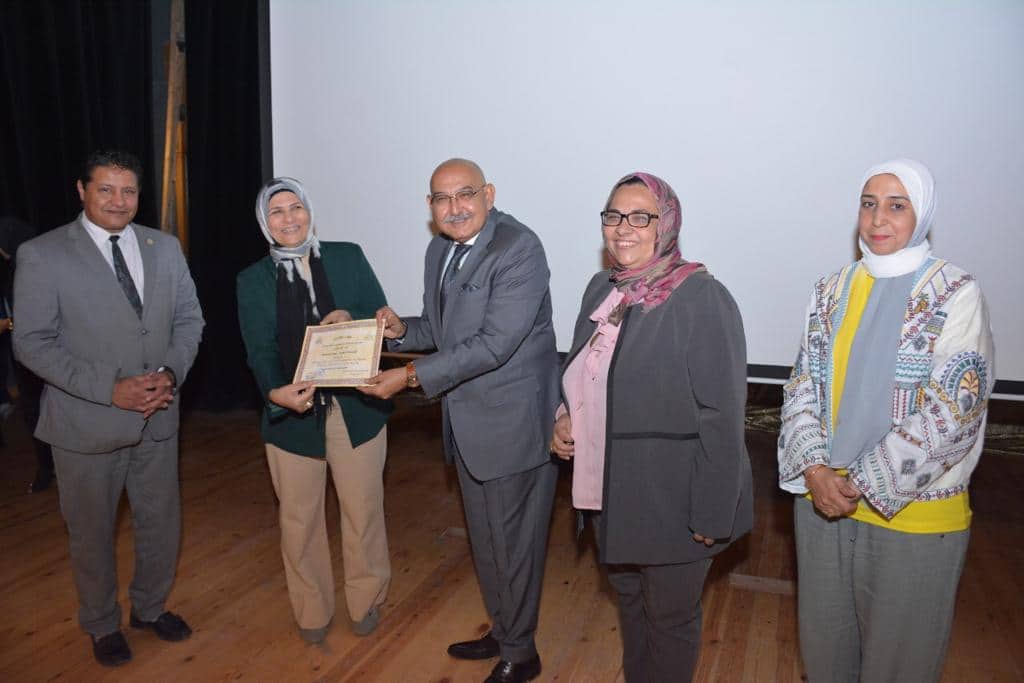 جانب من الندوة