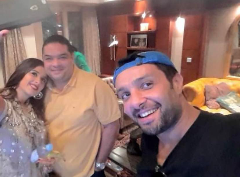 ياسمين عبد العزيز مع أشقائها