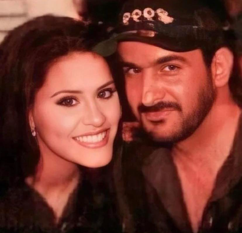 أحلام وزوجها في فترة الخطوبة