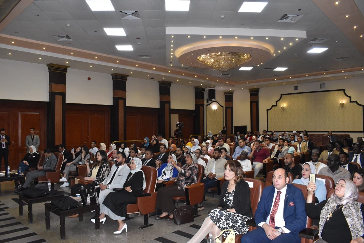 المرأة الافريقية: نسعى لتنمية قدرات الطلاب والطالبات الأفارقة بمصر