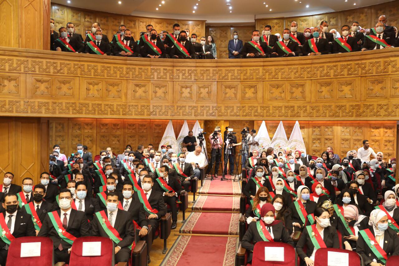 وزير العدل يُهنيء أعضاء النيابة الإدارية الجدد