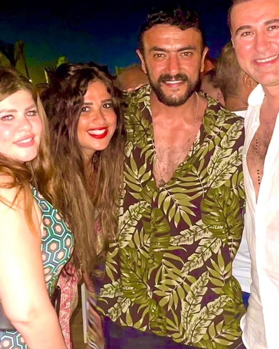 ياسمين عبد العزيز وأحمد العوضي