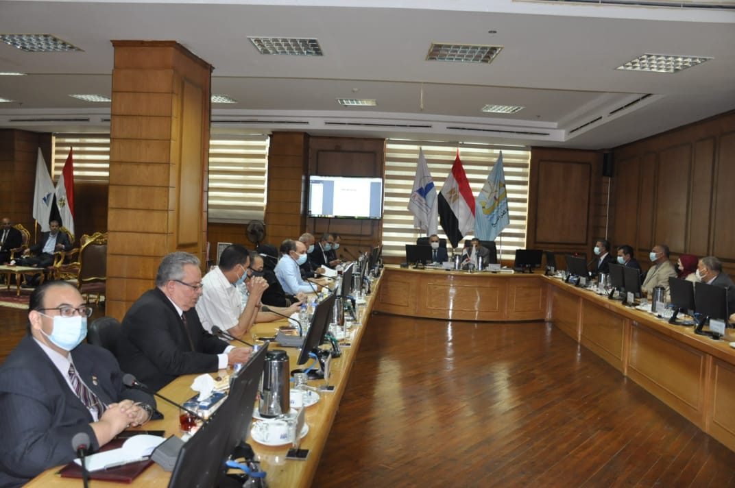 جانب من اجتماع مجلس جامعة كفر الشيخ