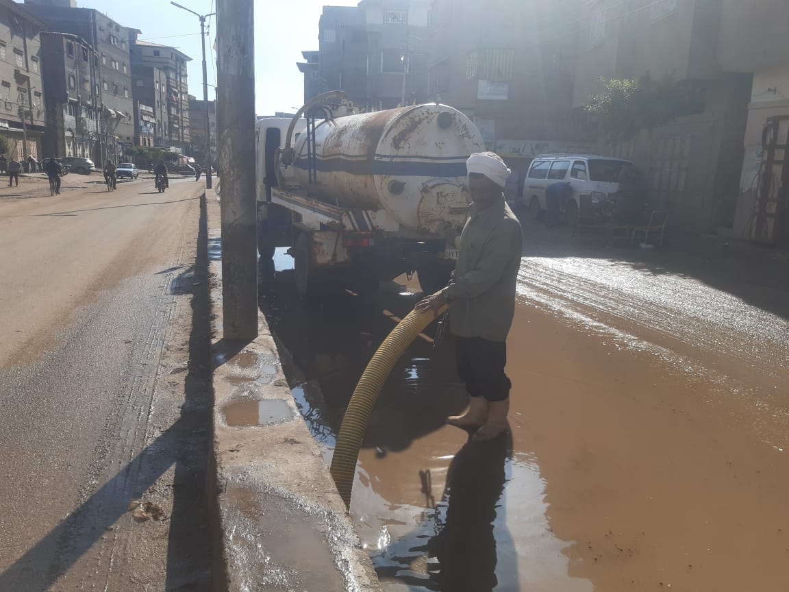 بسبب سوء الأحوال الجوية  طوارئ بمدينة عزبة البرج  في دمياط