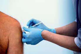  موعد تلقي الجرعة الثالثة  التنشيطية للقاح فيروس كورونا