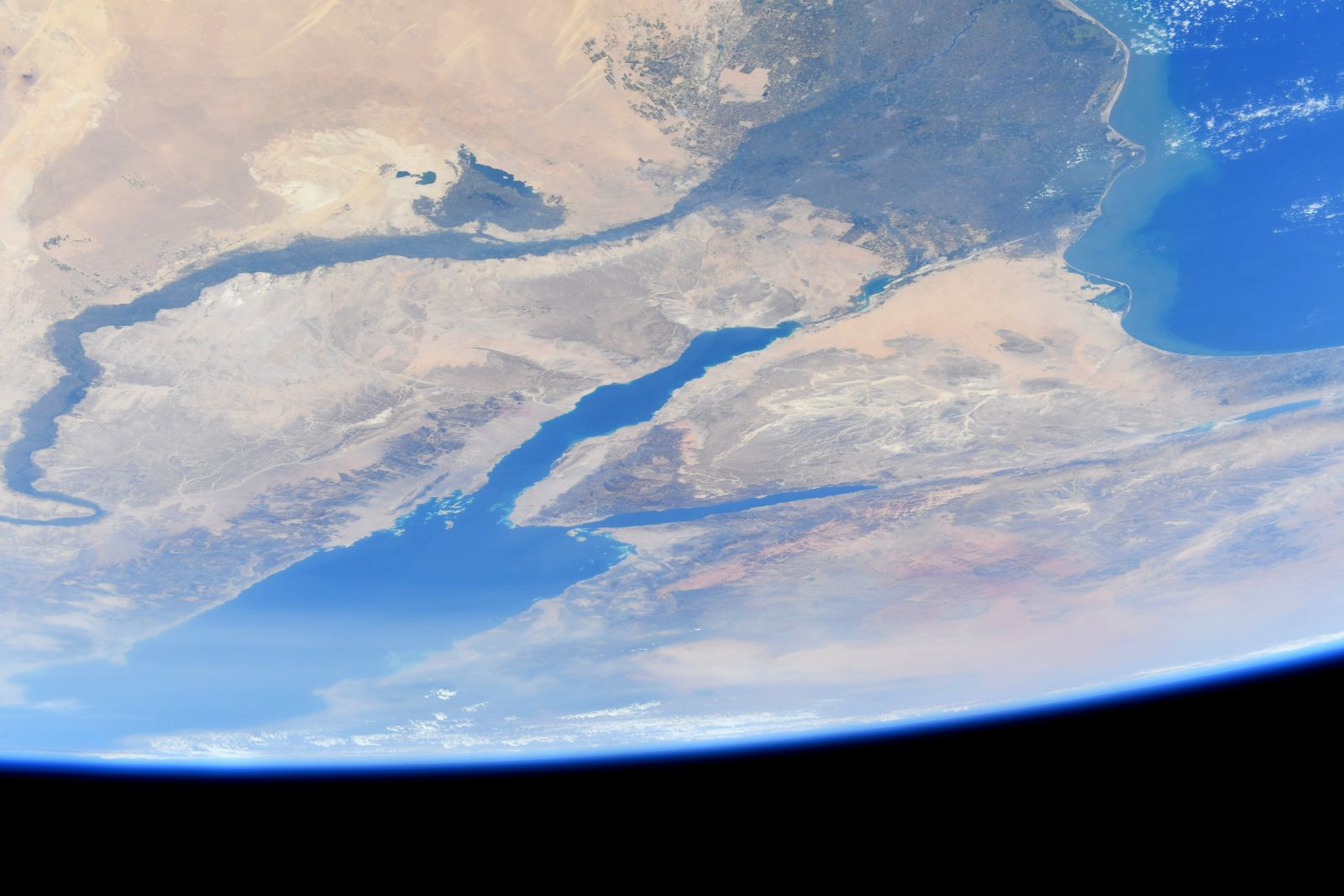 سيناء والبحر الأحمر من الفضاء 