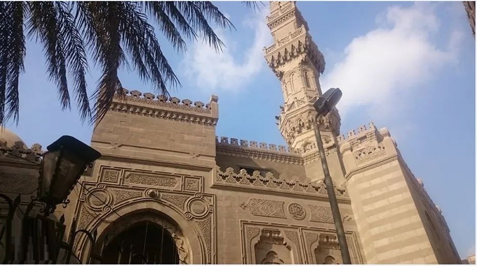 مسجد السلطان الحنفي تحفة معمارية في قلب حي السيدة زينب