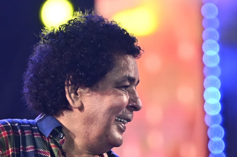 محمد منير في الساحل الشمالي.. حضور ضخم ورسالة لـ مؤمن زكريا (صور)