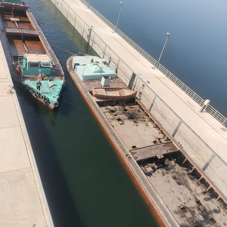 الري تواصل أعمال تأهيل المصارف القديمة بنجع حمادي والشرقية