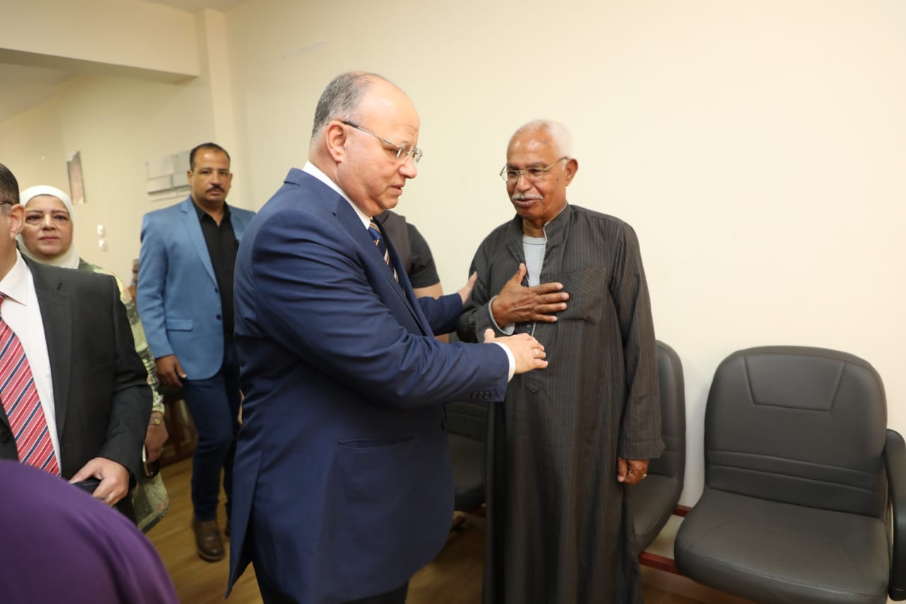 محافظ القاهرة يتفقد مدينة معًا بحي السلام ثان لمتابعة توافر الخدمات