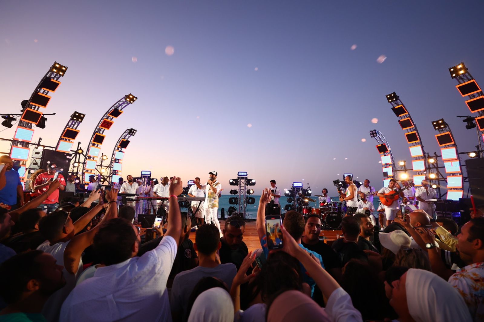 حفل تامر حسني في العلمين الجديدة