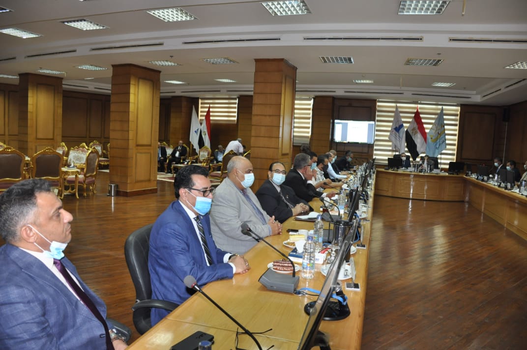 جانب من اجتماع مجلس جامعة كفر الشيخ