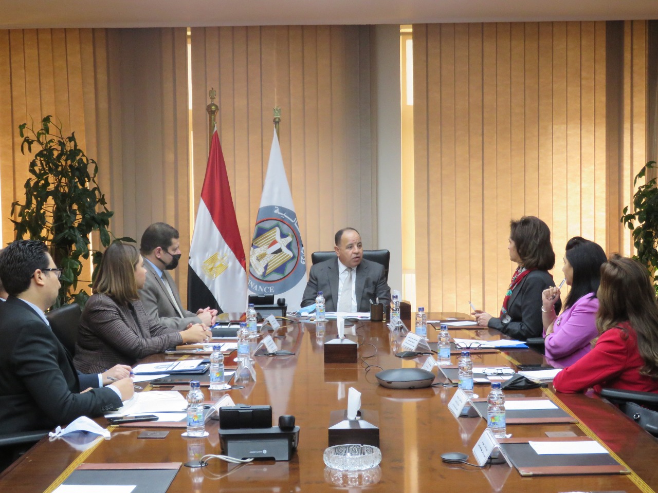 وزير المالية د. محمد معيط خلال لقائه مع مساعد مدير عام منظمة الصحة العالمية