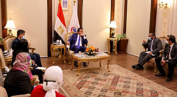 وزير التعليم العالي والقائم بعمل وزير الصحة يستقبل مدير منظمة الصحة العالمية لإقليم شرق المتوسط