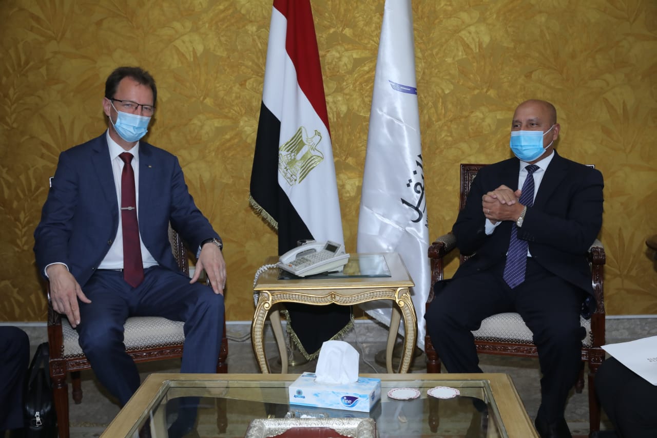 وزير النقل يلتقي وفد سكك حديد ألمانيا لبحث التعاون