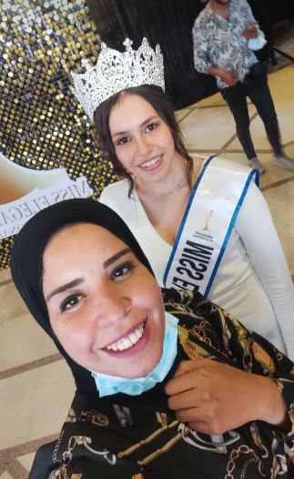 بعد تتويجها بلقب ملكة جمال الأناقة 