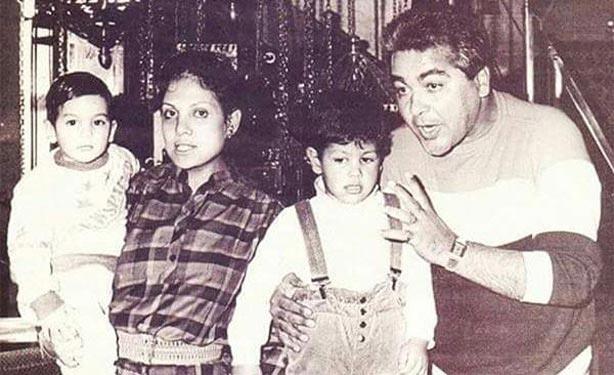 مصطفى متولي مع أبناءه