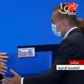 سيف صالح يقدم للسيسي تقرير التنمية البشرية
