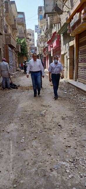 محافظ الشرقية يُشدد على سرعة إنهاء أعمال الرصف والتطوير الجارية بمنيا القمح