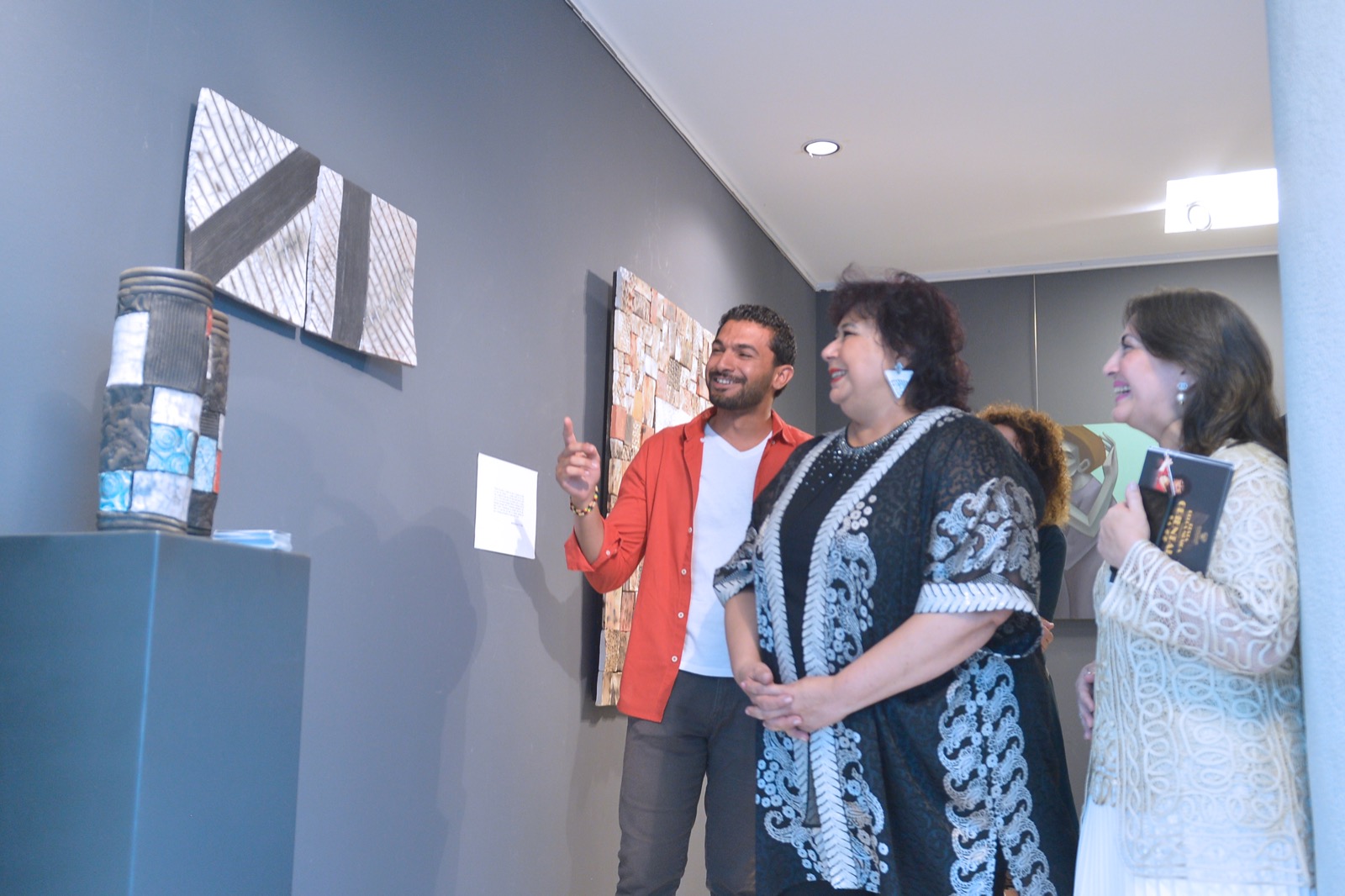  وزيرة الثقافة تفتتح معرض نتاج