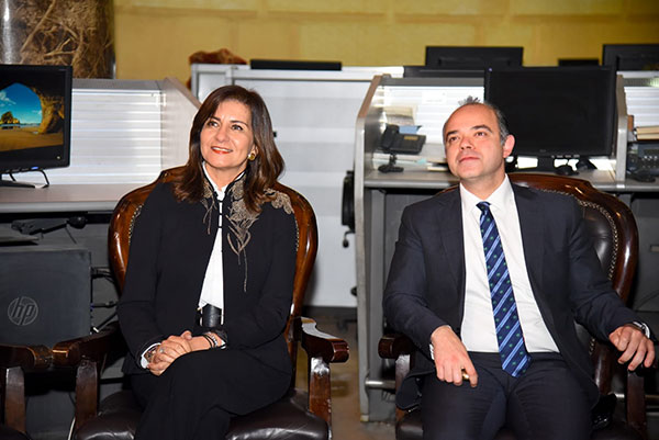 وزيرة الهجرة تشهد طرح أسهم شركة "سويفل" في بورصة "ناسداك" الأمريكية