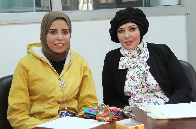مصممة الأزياء رشا امين والصحفية زينب النجار