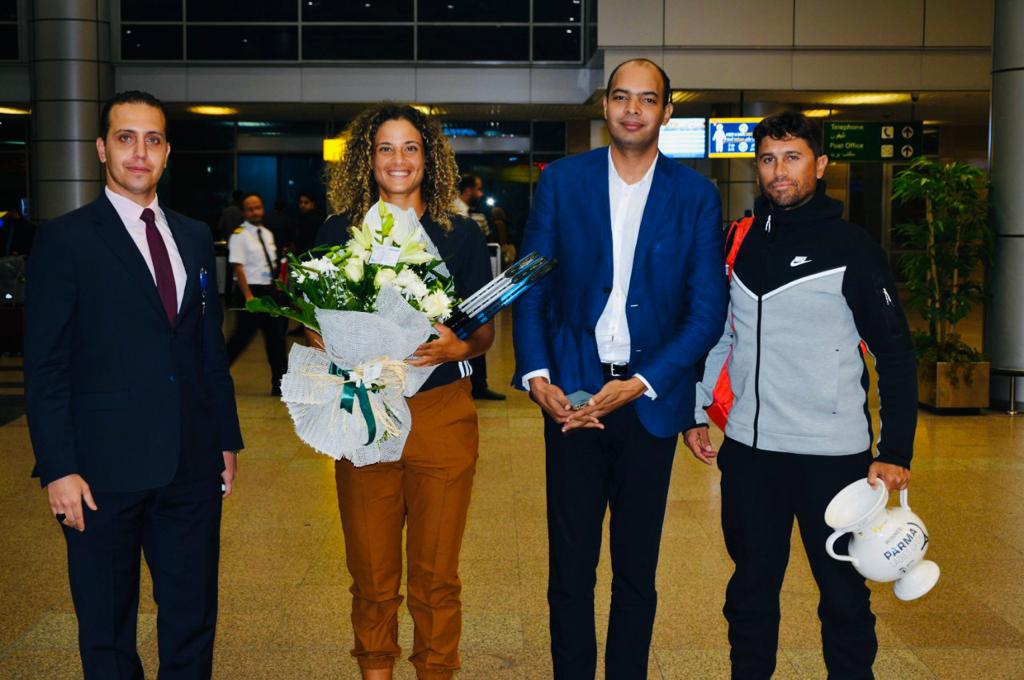 استقبال رسمي لـ ميار شريف بمطار القاهرة