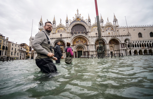 الفيضانات في ساحة سان ماركو بالبندقية