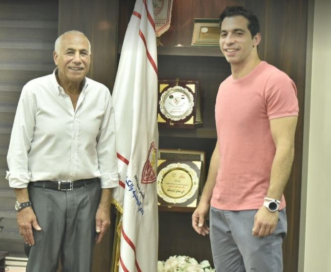 أحمد الحمر يجدد عقده مع الزمالك 